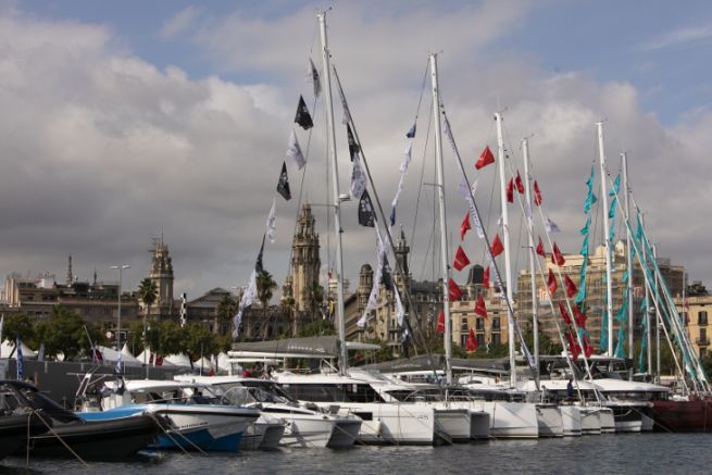 Barcos expuestos en el Port Vell para el Saln Nutico de Barcelona
