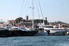Yates en el puerto de Cannes