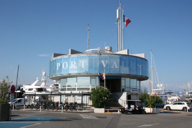 La oficina del capitn del puerto de Port Vauban en Antibes