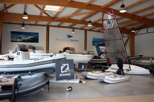 Sala de exposicin de Atlantic Yachting en Lorient