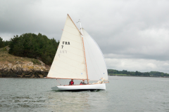 El velero BE 6.4 de Be Boat en el mar