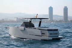 D28 Formentor hbrido de De Antonio Yachts