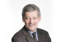 Yves Lyon-Caen preside la Conf�d�ration du nautisme et de la plaisance (Confederaci�n de la n�utica de recreo)