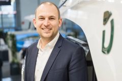 Mark Averhoff ocupa el cargo de director de marca de Delphia Yachts
