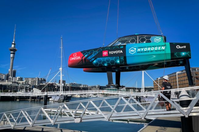 El barco de persecucin de Emirates Team New Zealand impulsado por hidrgeno