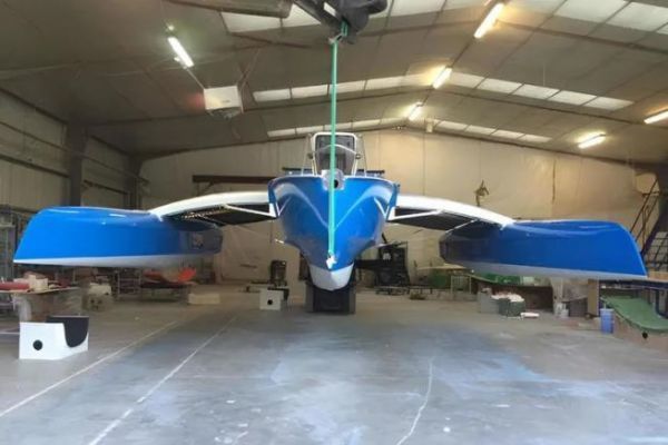 El astillero Gironde no renuncia al mundo de los trimaranes. Est trabajando en un 35-40 pies. (c) Strato Compo