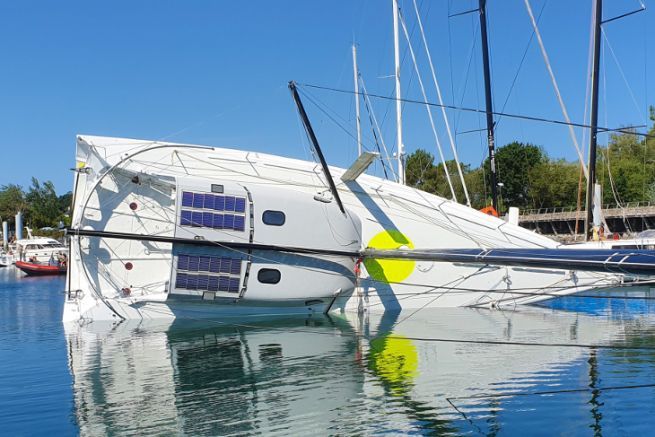 Paneles solares del Sistema SolarCloth en el sombrero IMOCA de Jean Le Cam