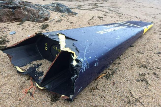 El arco de Gitana 17 arrancado, encontrado en una playa
