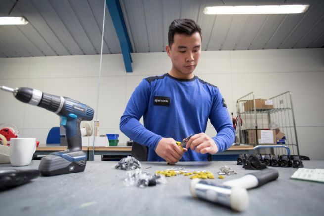 Spinlock ampla su produccin de equipos